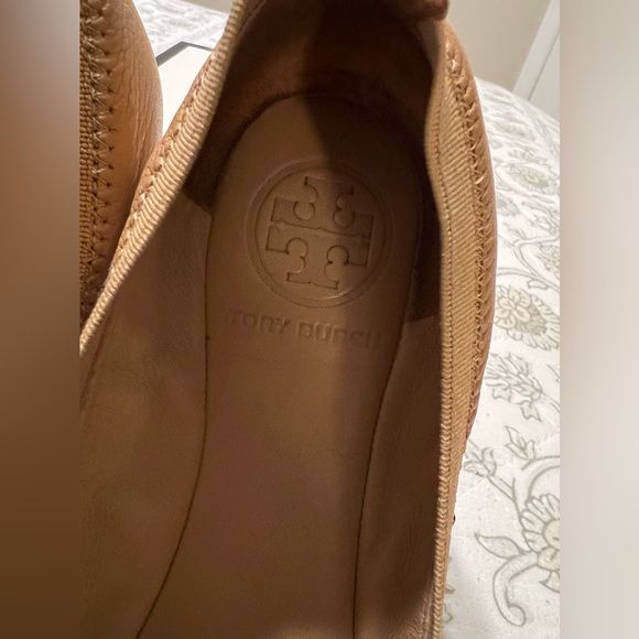 TORY BURCH CAROLINE 2' BALLET FLATS SIZE SAND/TAN NAPPA LEATHER SIZE 6.5 US - Picture 9 of 12